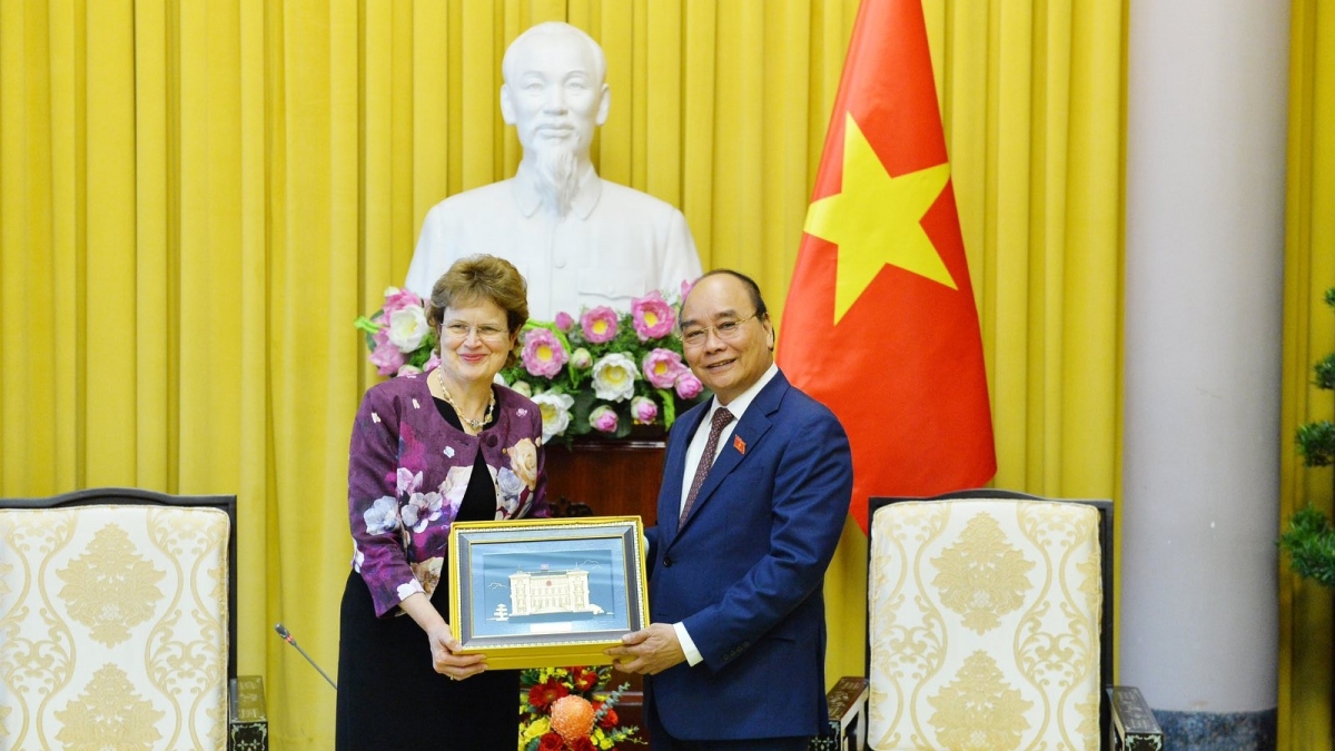President Phuc hosts South Australia Governor